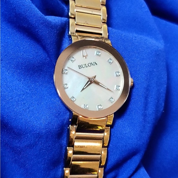 Bulova Futuro 30mm Rose Gold Women's Watch for Parts or Repair - Picture 10 of 13